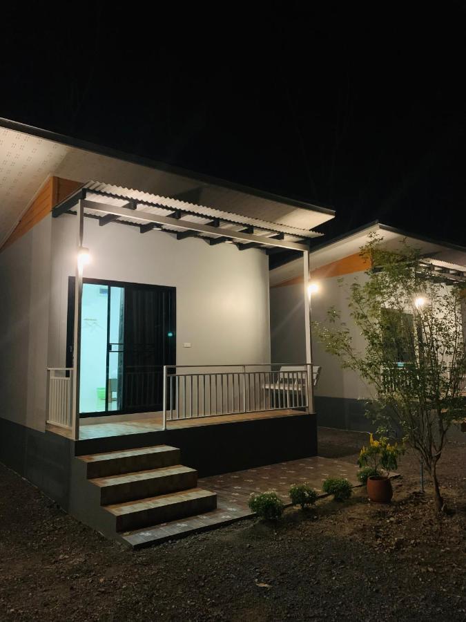 Suanvadee Resort สวนวดี รีสอร์ท Don Sak Exterior foto