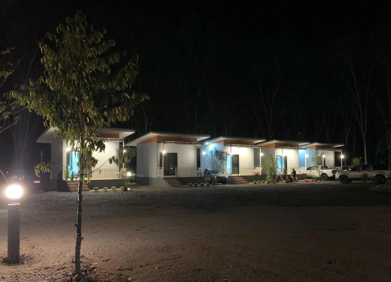 Suanvadee Resort สวนวดี รีสอร์ท Don Sak Exterior foto