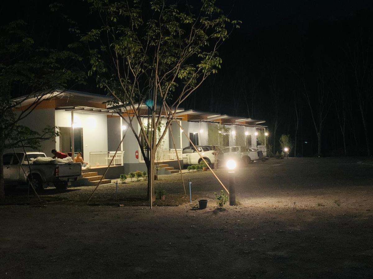 Suanvadee Resort สวนวดี รีสอร์ท Don Sak Exterior foto