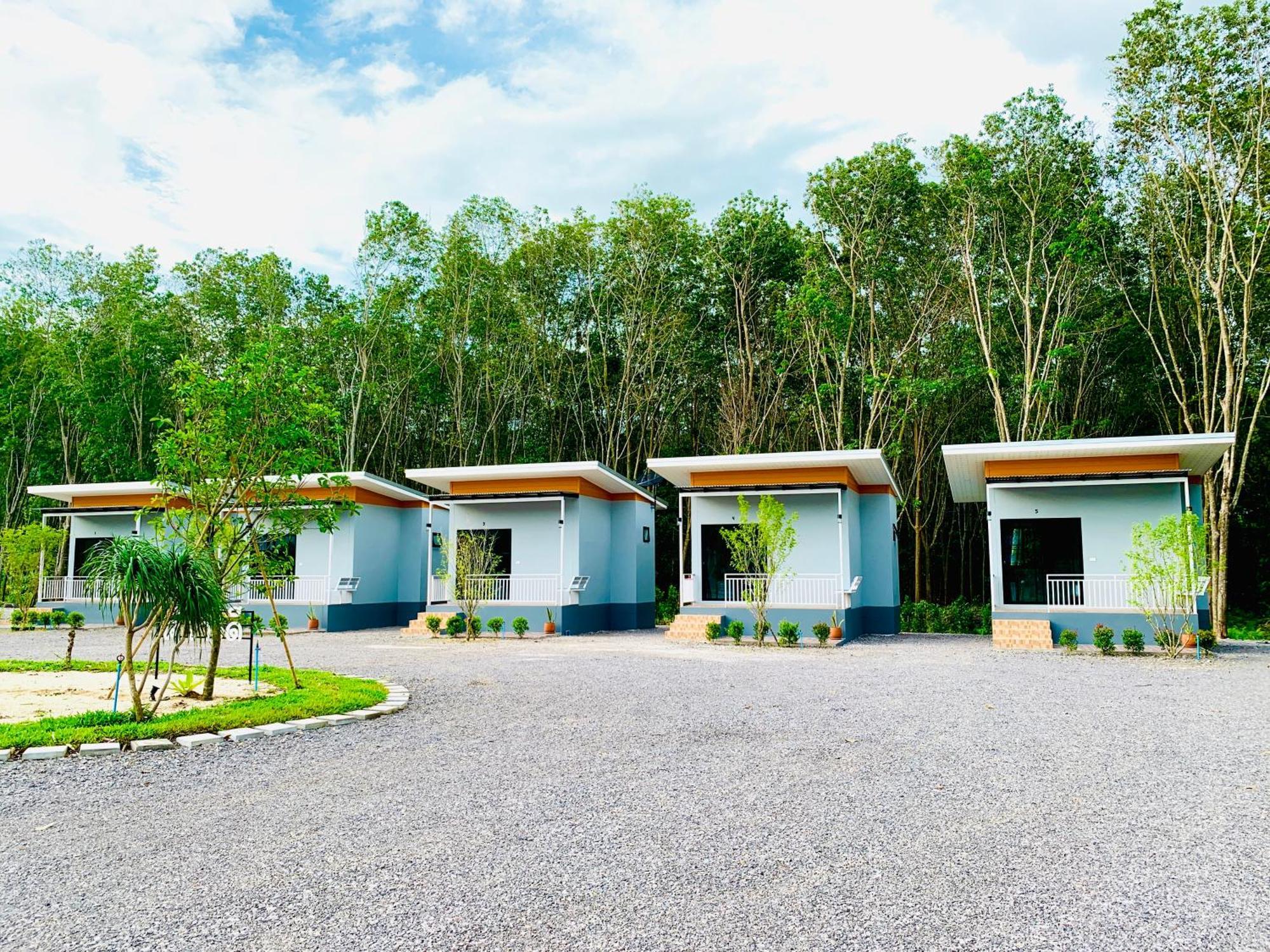 Suanvadee Resort สวนวดี รีสอร์ท Don Sak Exterior foto